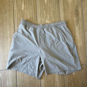 Lululemon pace breaker short L